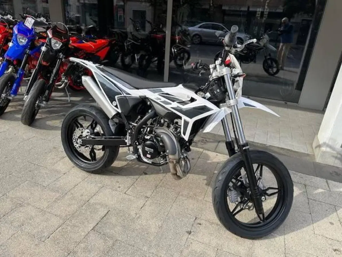 Betamotor RR 50 Motard Sport (2021 - 26) (4)