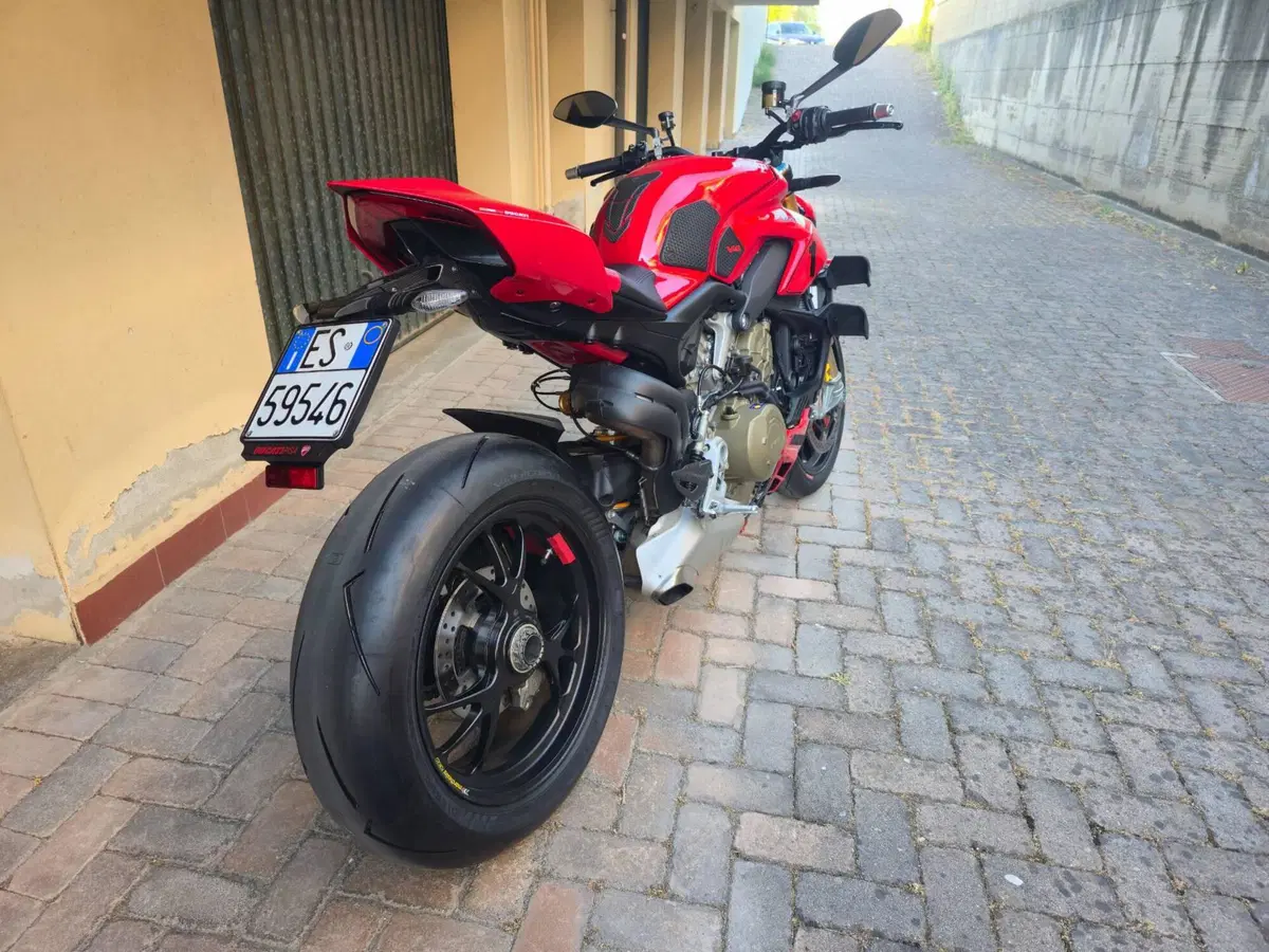Ducati Streetfighter V4 1100 S (2020) (3)