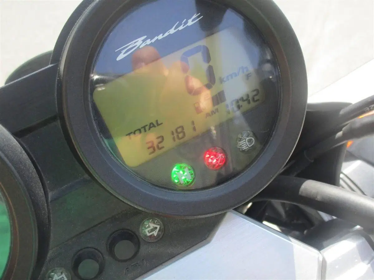 Suzuki GSF 650 Bandit (2005 - 06) (8)
