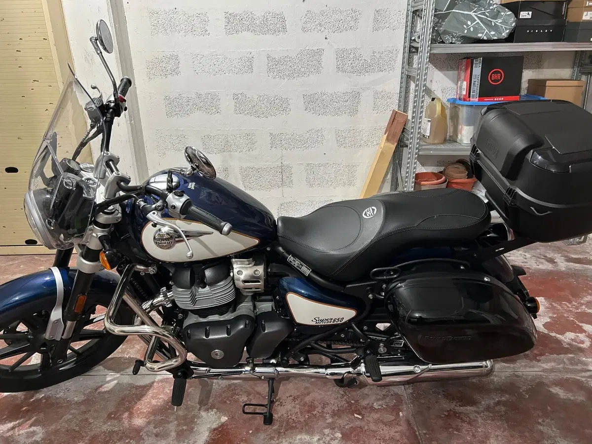 Royal Enfield Super Meteor 650 (2023 - 26) (2)