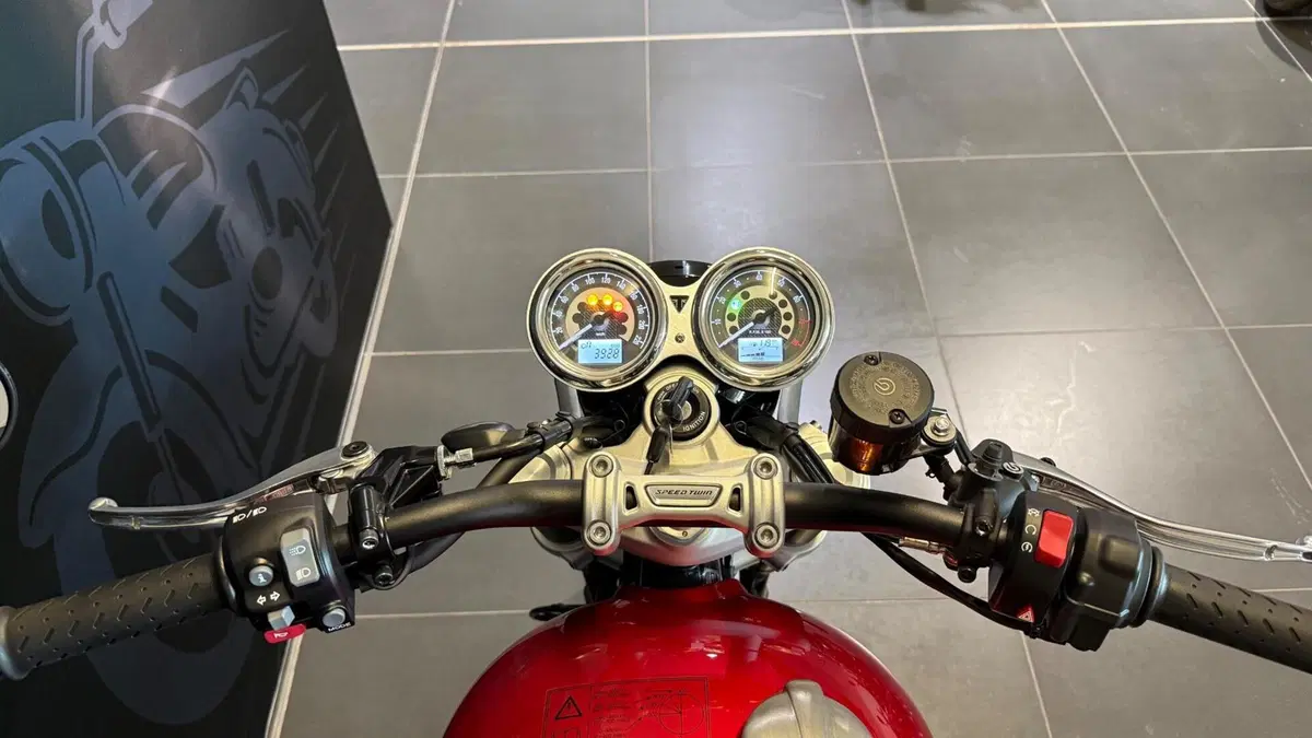 Triumph Speed Twin 1200 (2021 - 24) (4)