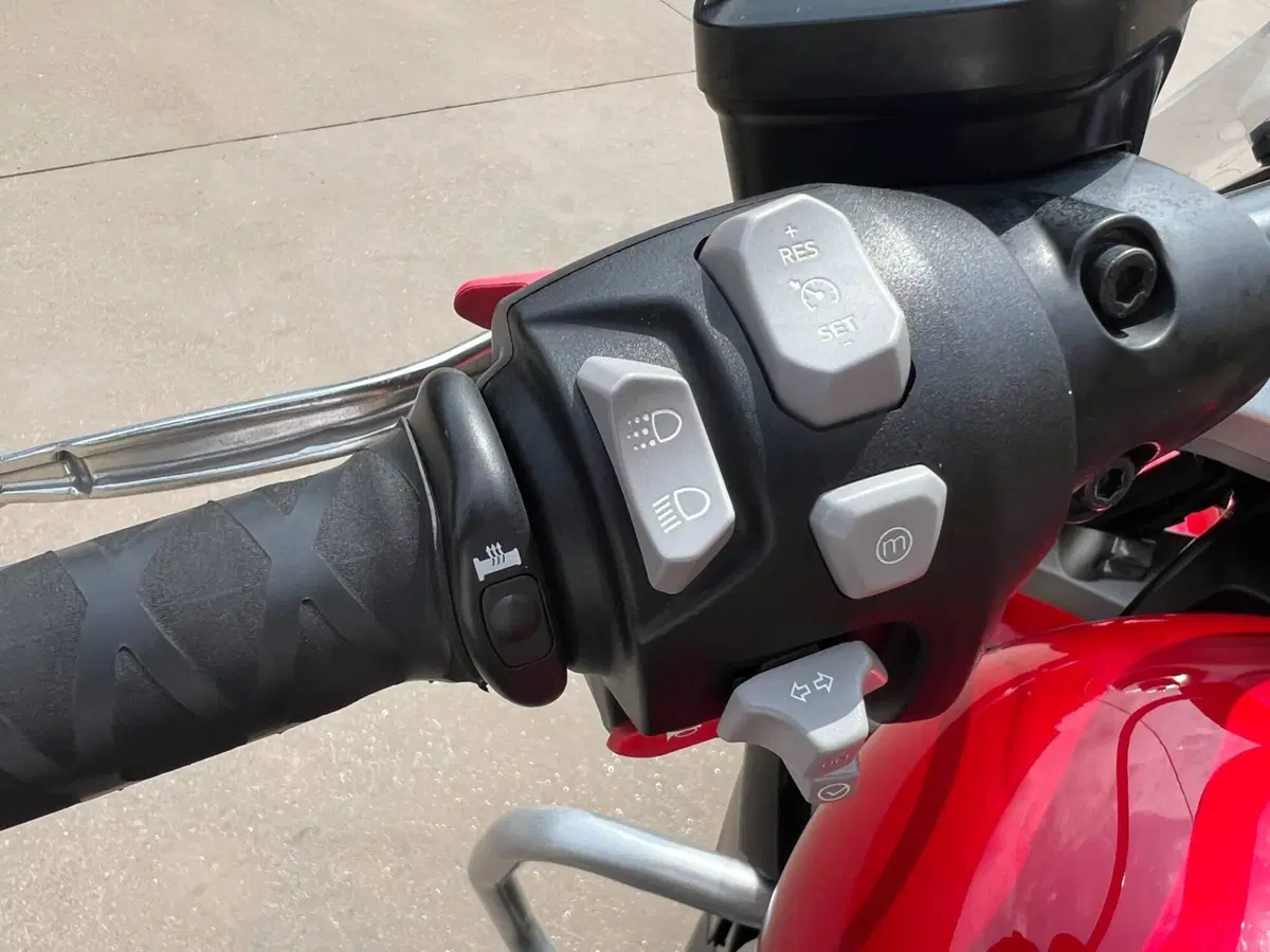 Triumph Rocket 3 GT 221 (2021 - 23) (12)