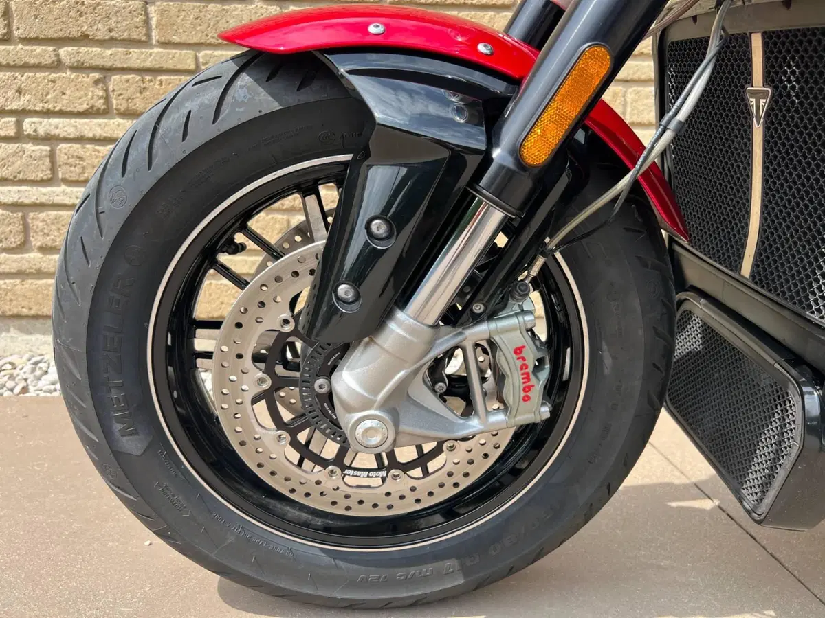 Triumph Rocket 3 GT 221 (2021 - 23) (14)