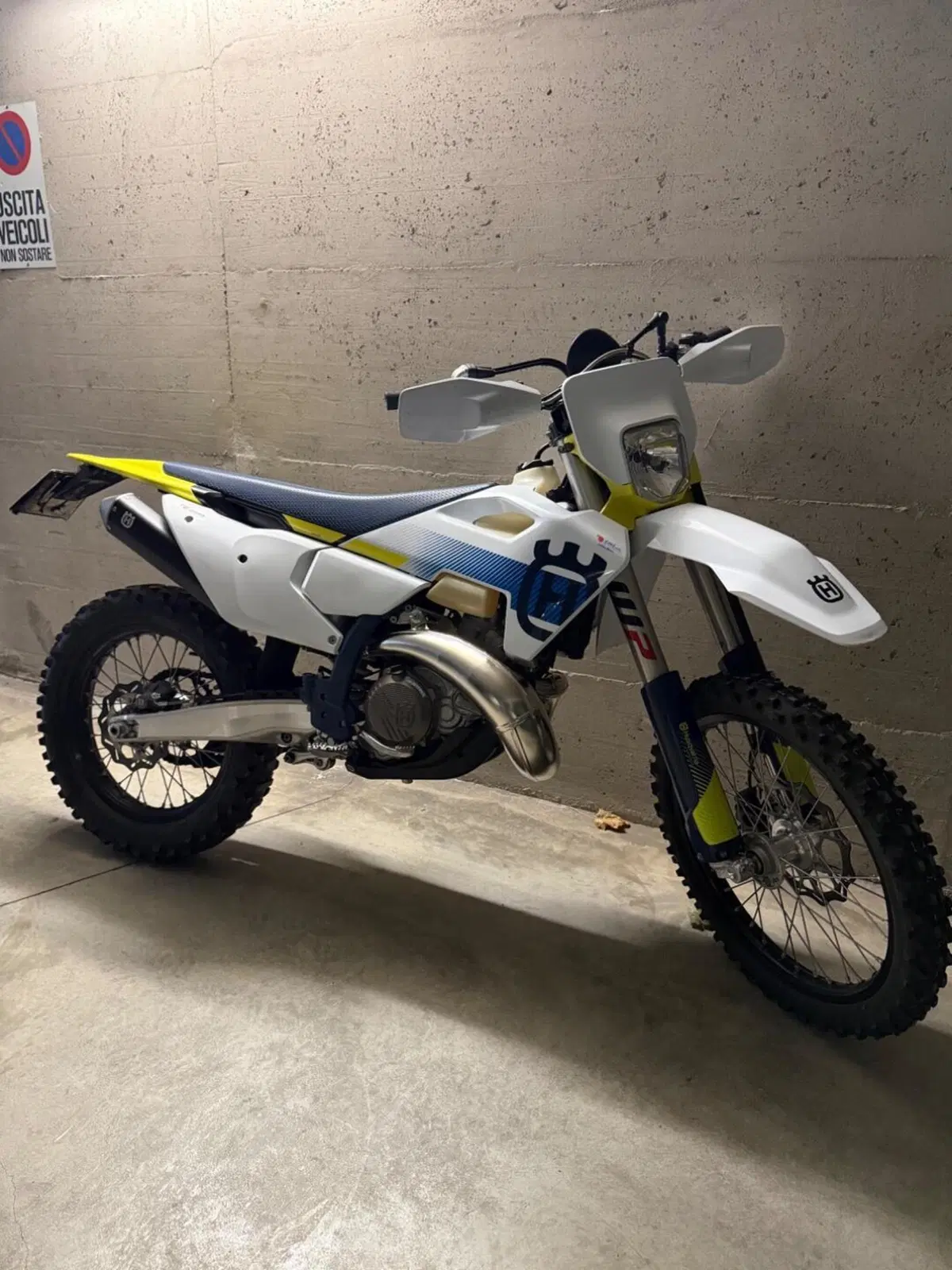 Husqvarna TE 250 (2024) (2)