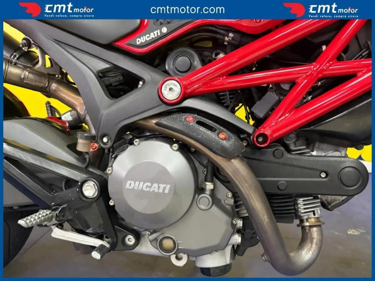 Ducati Monster 696 (2008 - 13) (9)