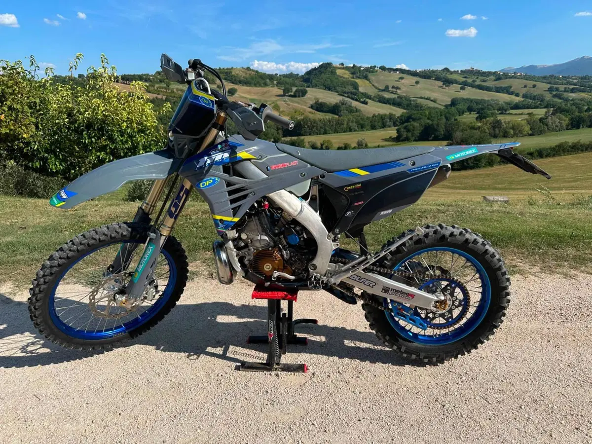 Tm Moto EN 250 ES Fi 2T TM Corse (2026) (2)