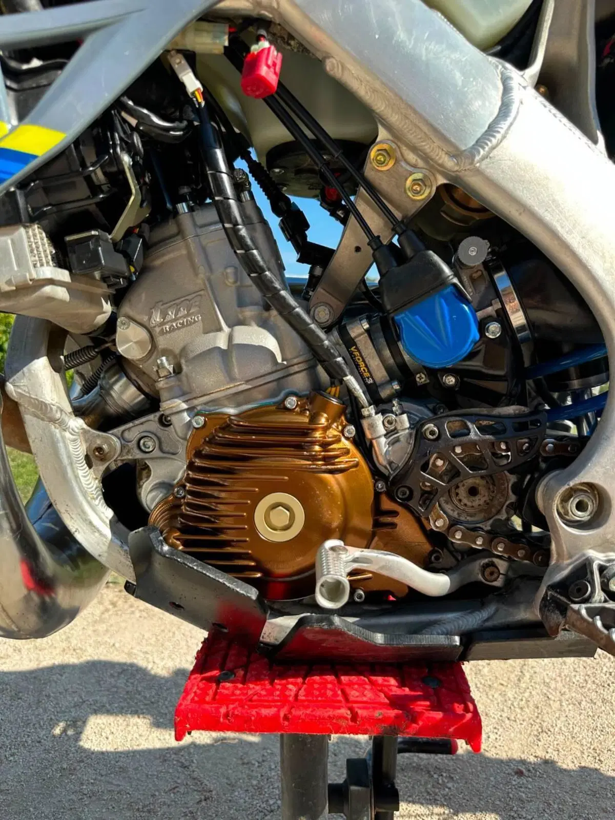Tm Moto EN 250 ES Fi 2T TM Corse (2026) (3)