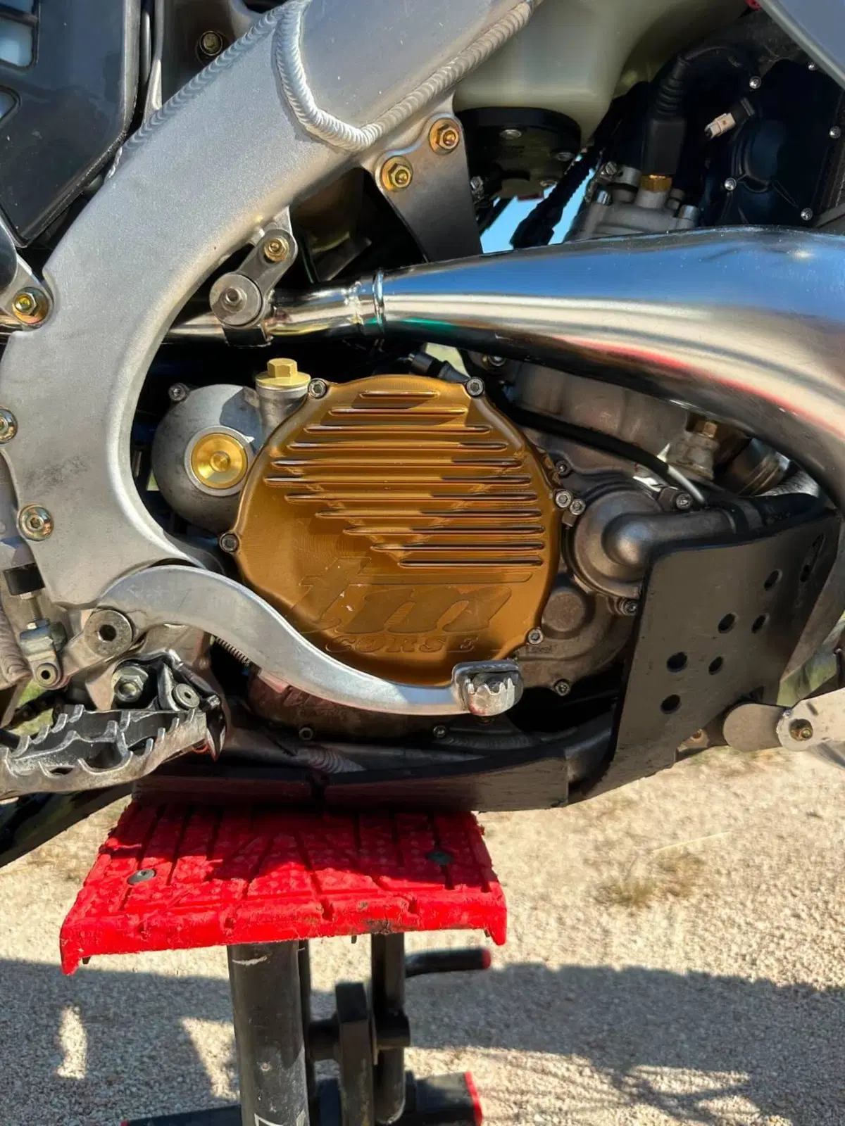 Tm Moto EN 250 ES Fi 2T TM Corse (2026) (4)