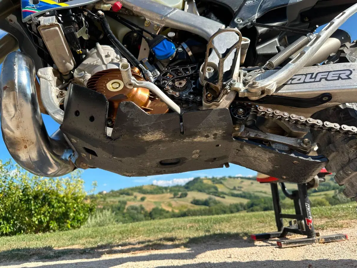 Tm Moto EN 250 ES Fi 2T TM Corse (2026) (7)