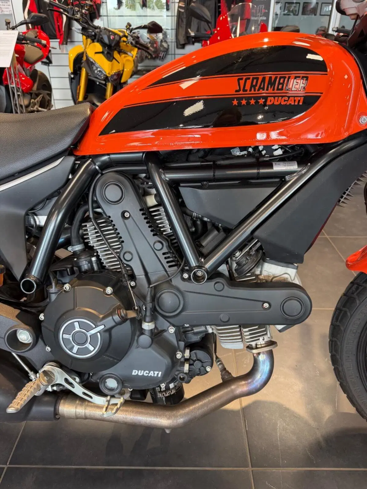 Ducati Scrambler 400 Sixty 2 (2016 - 21) (13)