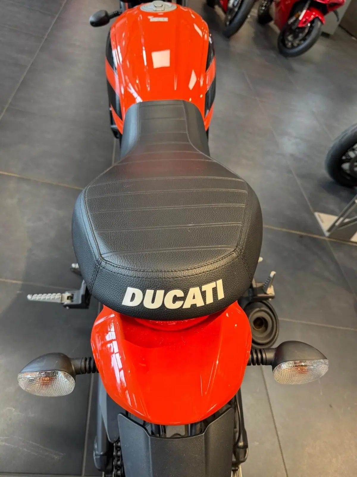 Ducati Scrambler 400 Sixty 2 (2016 - 21) (14)