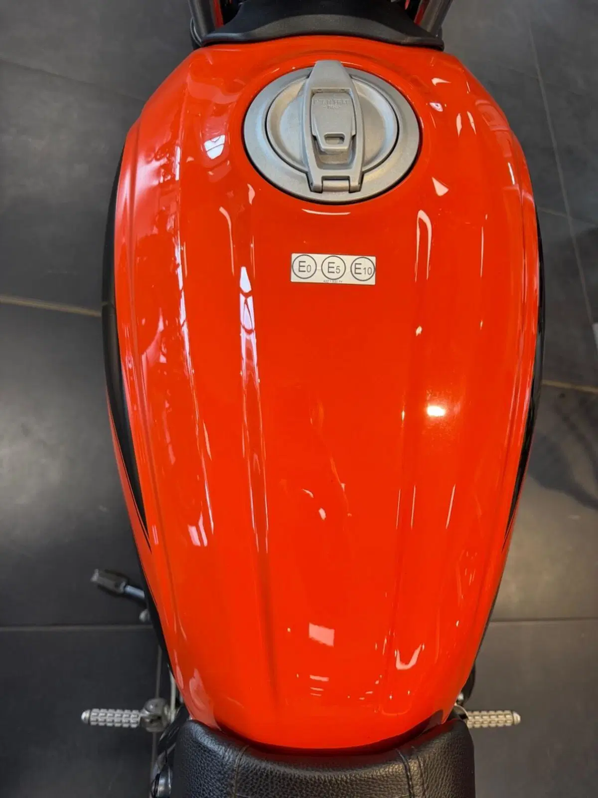 Ducati Scrambler 400 Sixty 2 (2016 - 21) (15)