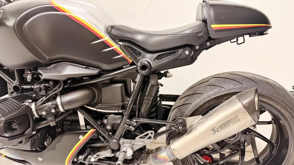 Bmw R nineT 1200 Racer (2017 - 20) (4)