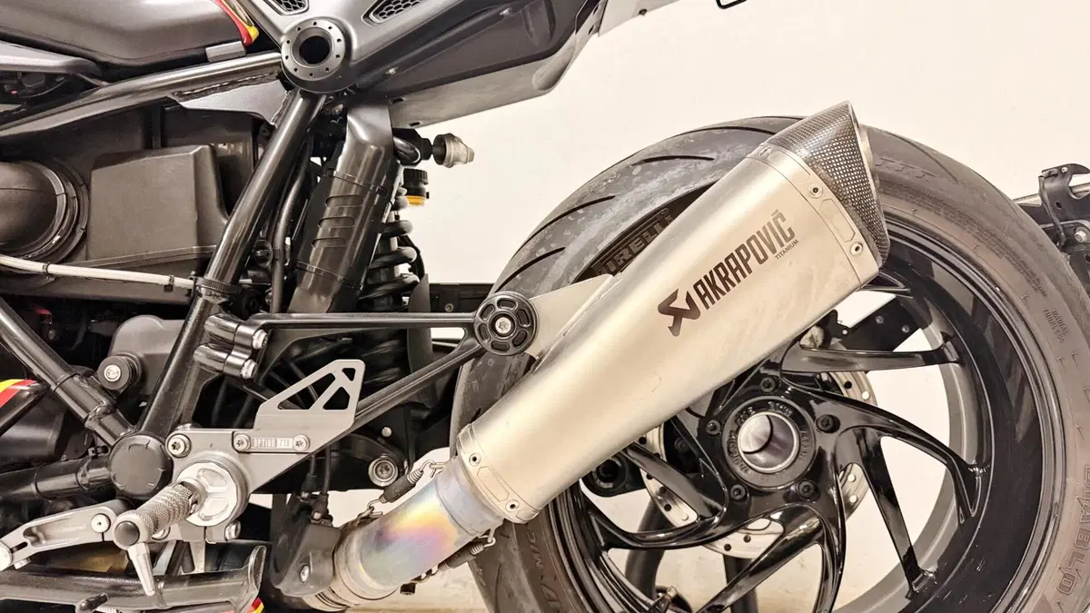 Bmw R nineT 1200 Racer (2017 - 20) (6)