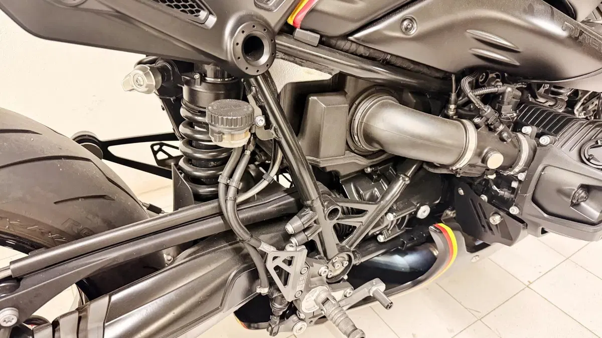 Bmw R nineT 1200 Racer (2017 - 20) (8)