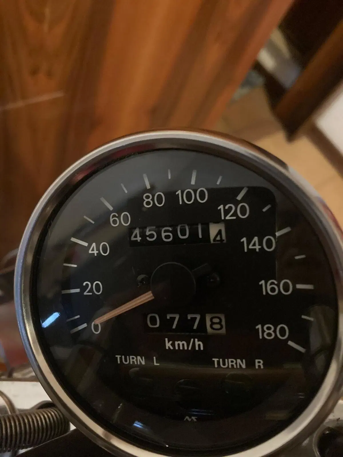 Suzuki INTRUDER VS800 (8)