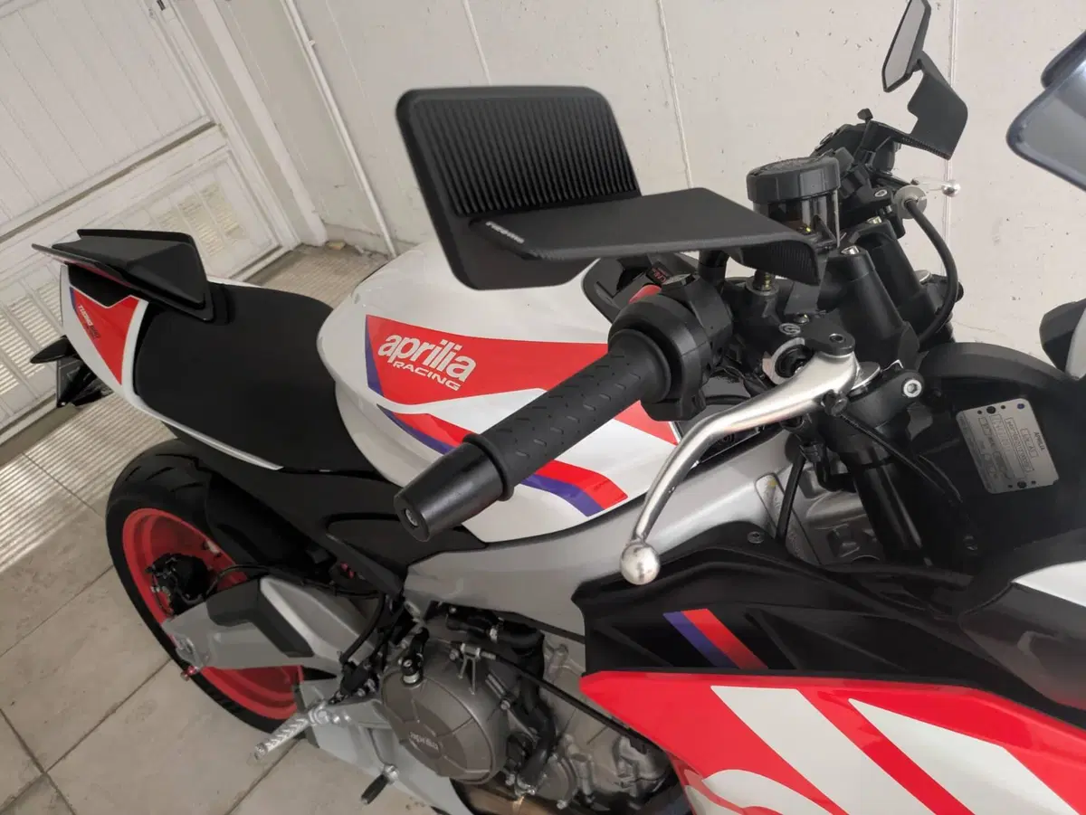 Aprilia Tuono 660 Factory (2022 - 24) (3)