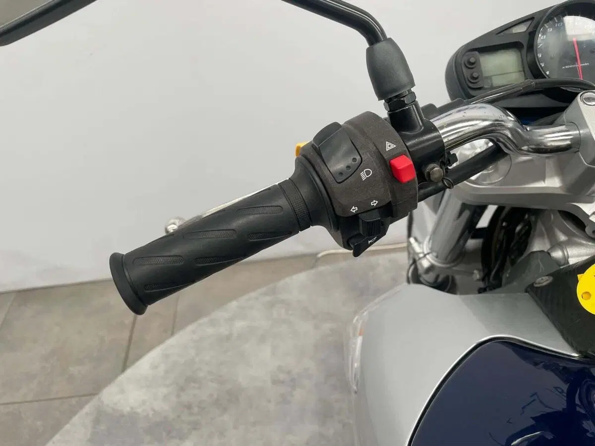 Suzuki GSR 600 (2006 - 11) (3)