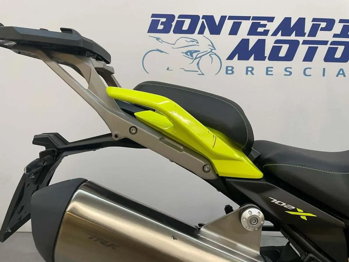 Benelli TRK 702 (2023 - 25) (2)