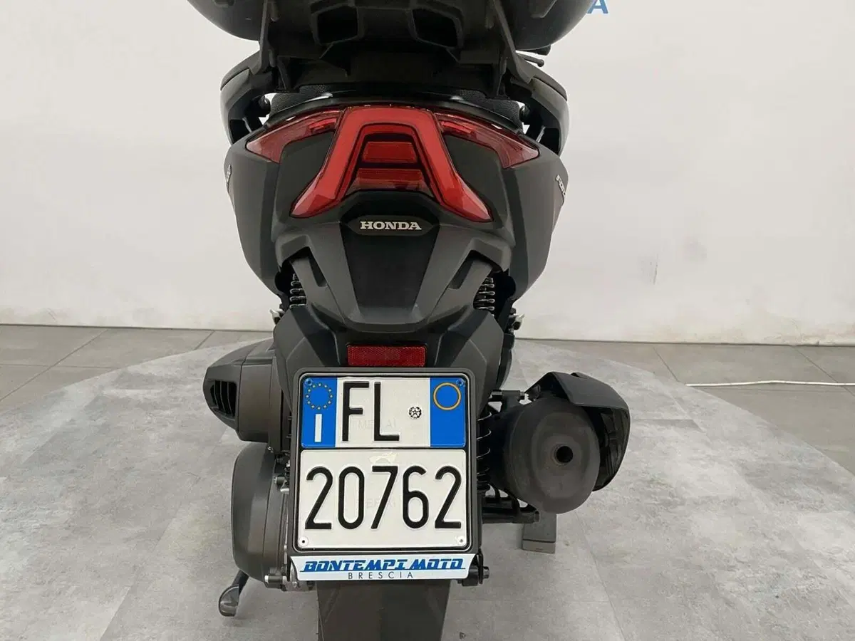 Honda Forza 350 (2022 - 24) (11)