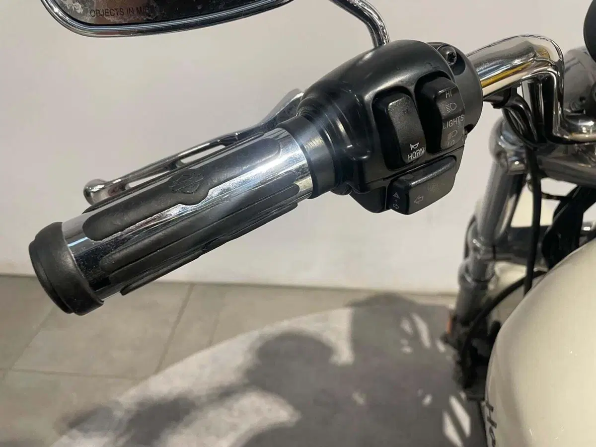 Harley-Davidson 883 Low (2008 - 12) - XL 883L (9)