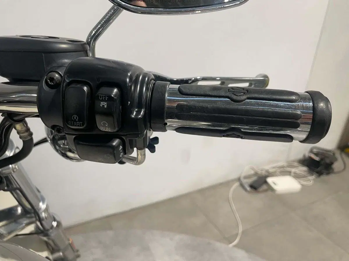 Harley-Davidson 883 Low (2008 - 12) - XL 883L (10)