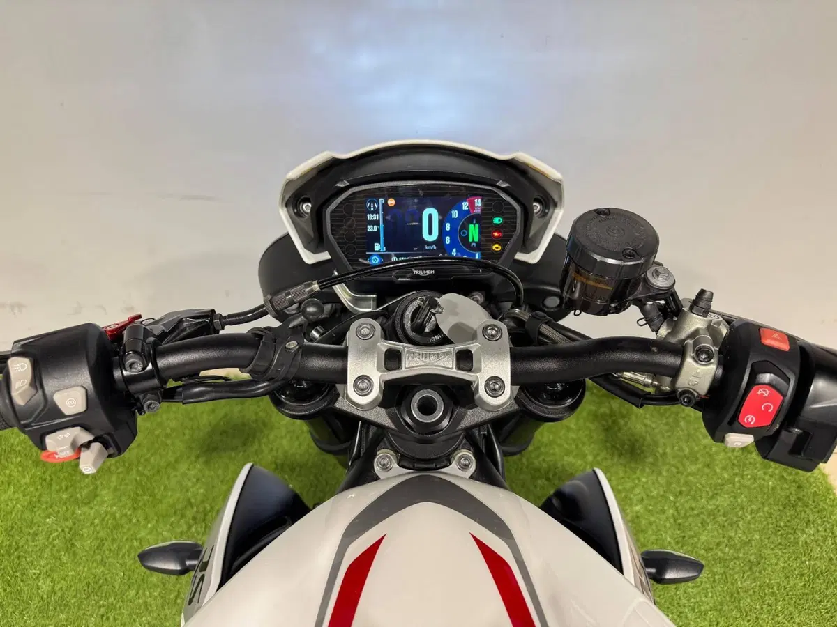 Triumph Street Triple RS (2017 - 19) (6)