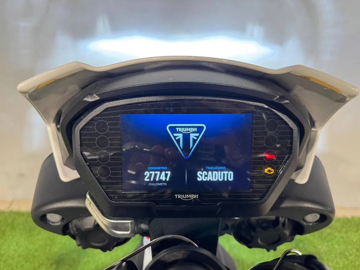 Triumph Street Triple RS (2017 - 19) (7)
