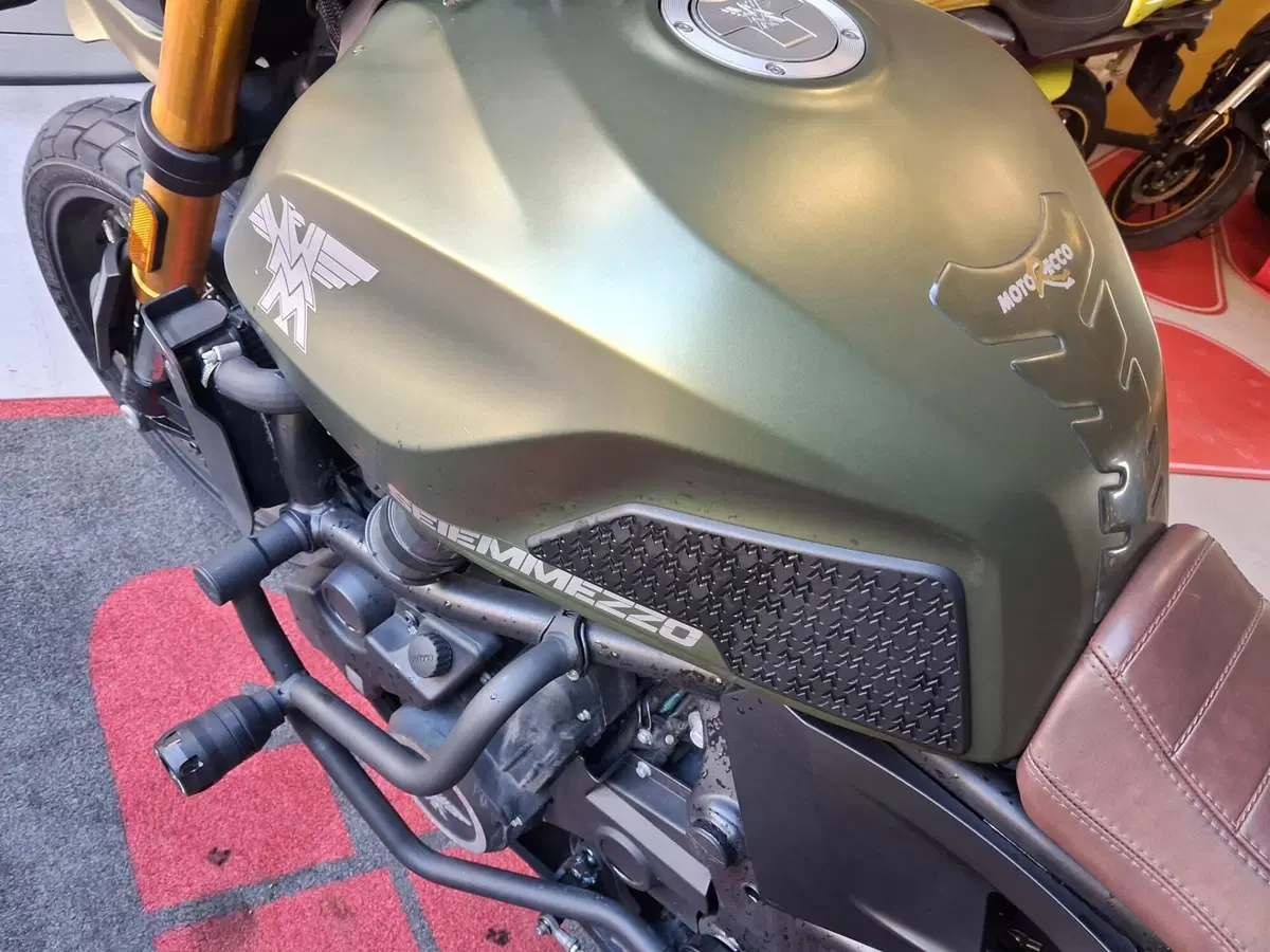 Moto Morini SEIEMMEZZO SCR (2022 - 26) (5)