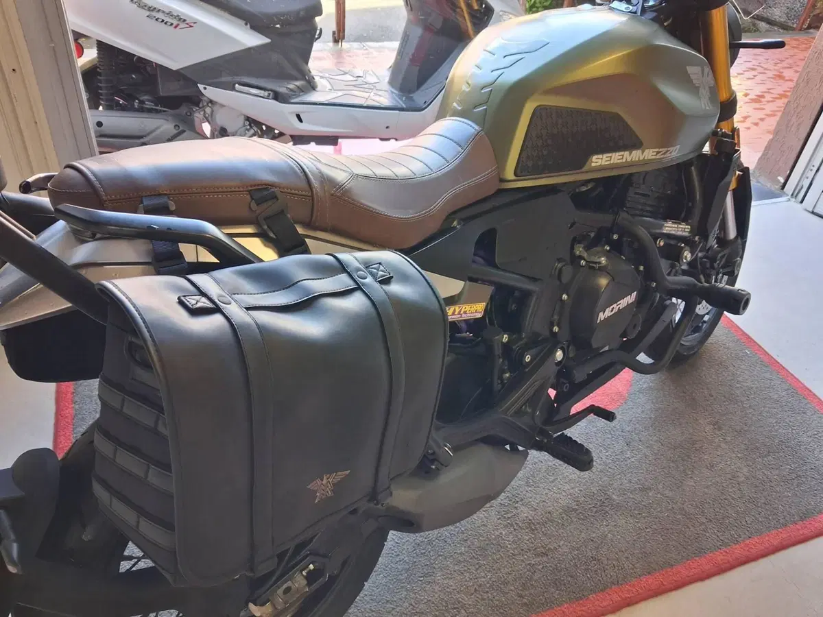 Moto Morini SEIEMMEZZO SCR (2022 - 26) (6)