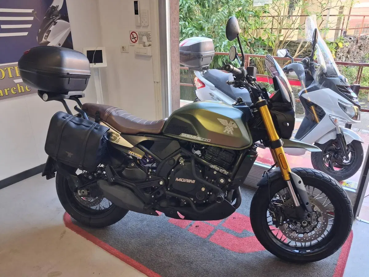 Moto Morini SEIEMMEZZO SCR (2022 - 26) (8)