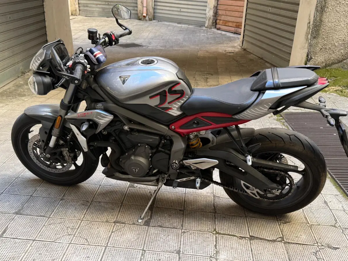 Triumph Street Triple RS (2020 - 22) (2)