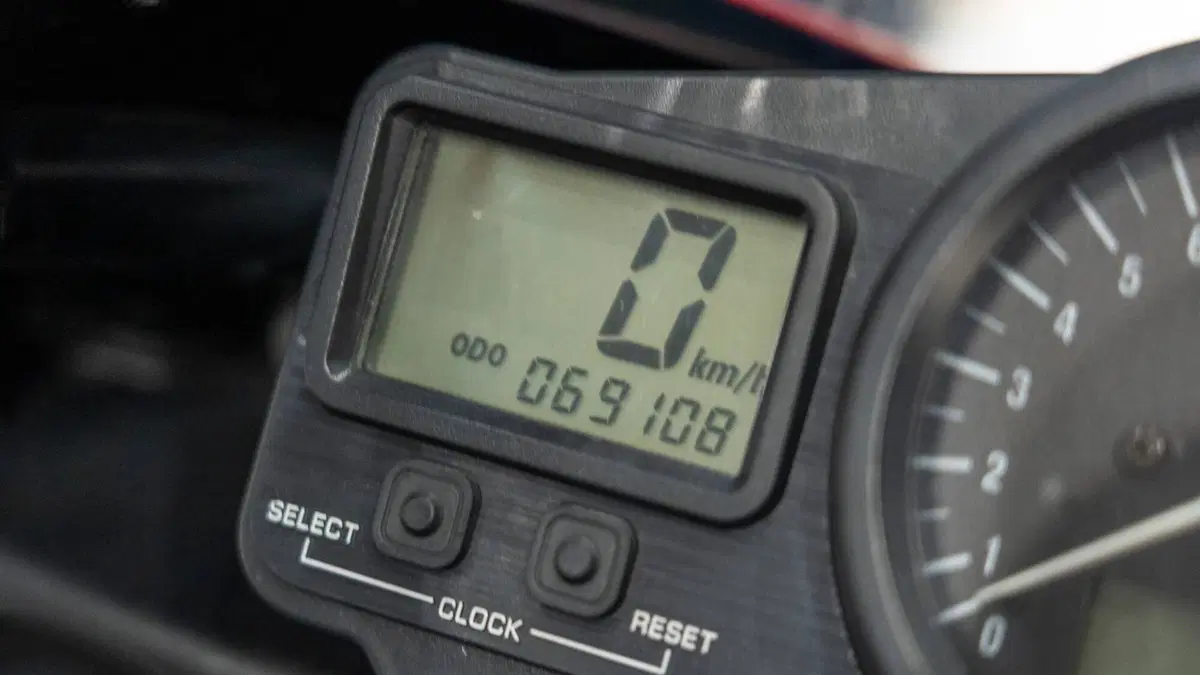 Yamaha YZF R1 (1998 - 99) (20)