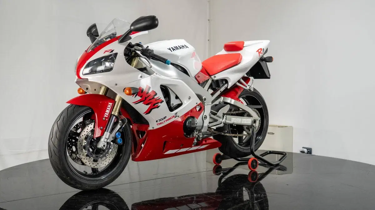 Yamaha YZF R1 (1998 - 99) (4)