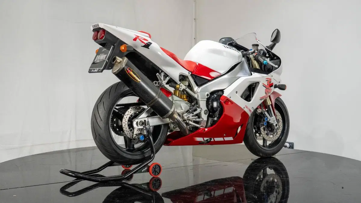 Yamaha YZF R1 (1998 - 99) (8)