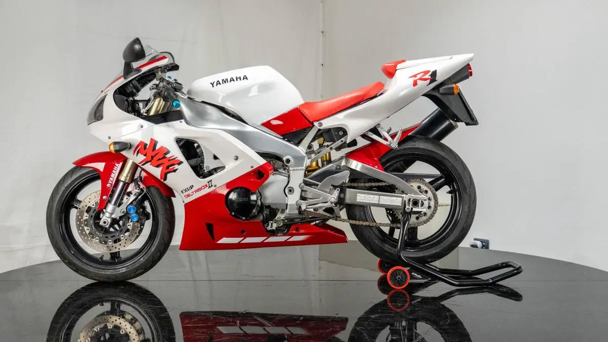 Yamaha YZF R1 (1998 - 99) (11)