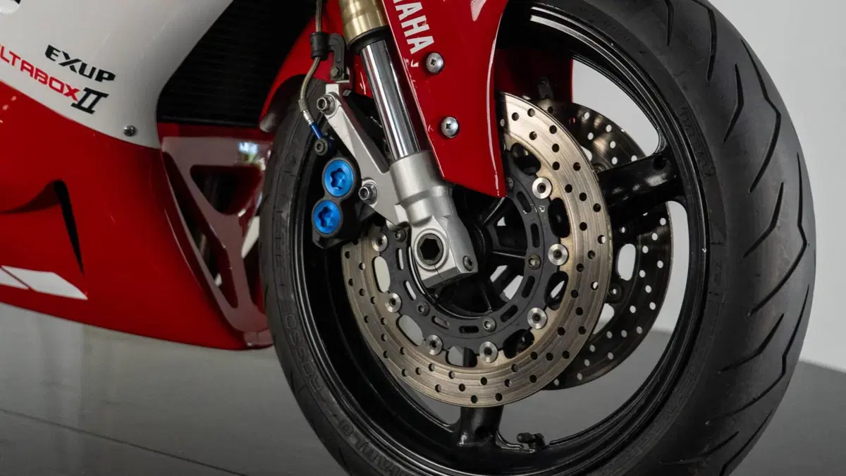 Yamaha YZF R1 (1998 - 99) (14)