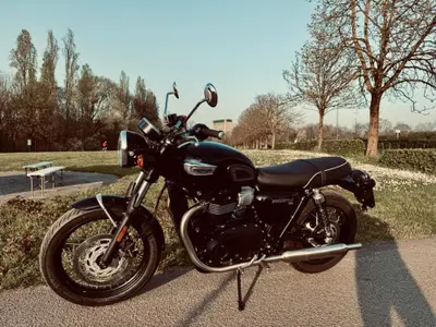Triumph Bonneville T100 (2021 - 25) usata