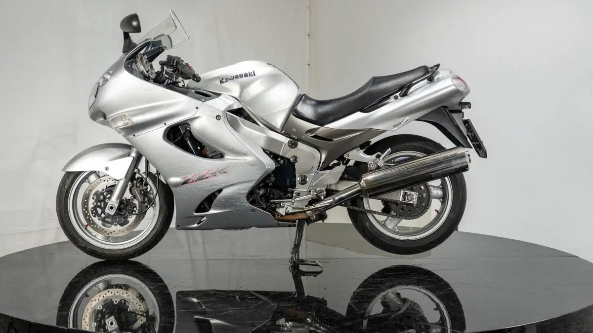 Kawasaki ZZR 1200 (2002 - 05) (7)