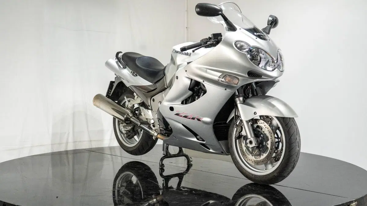 Kawasaki ZZR 1200 (2002 - 05) (10)