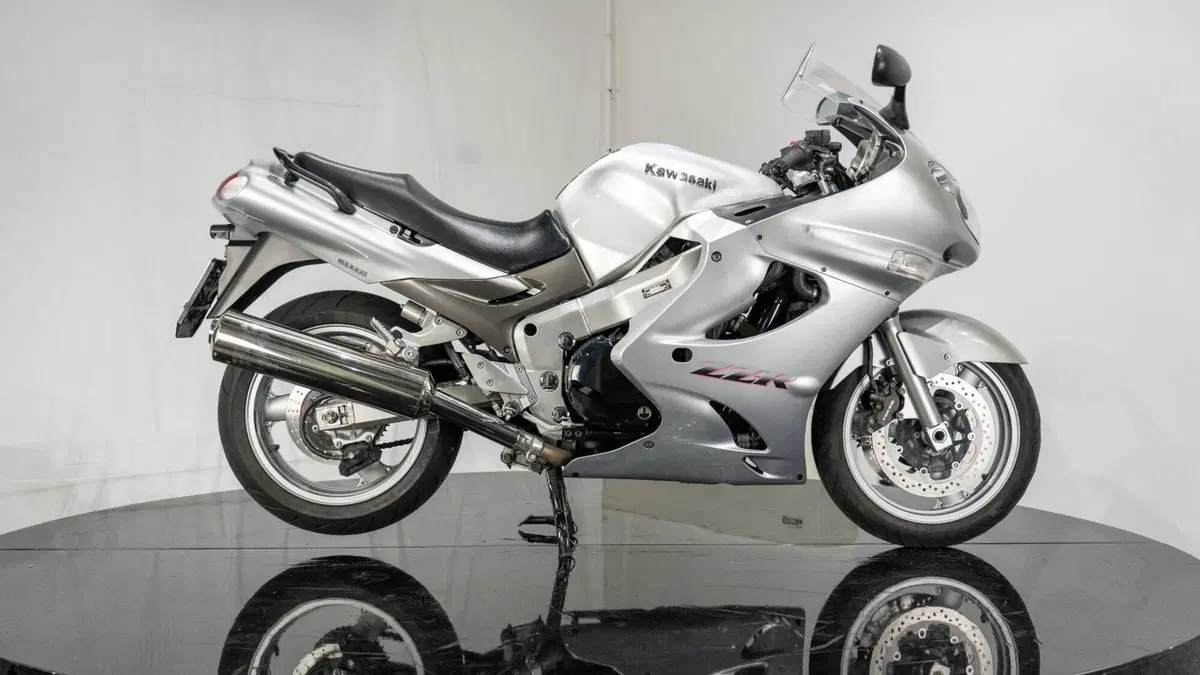 Kawasaki ZZR 1200 (2002 - 05) (11)