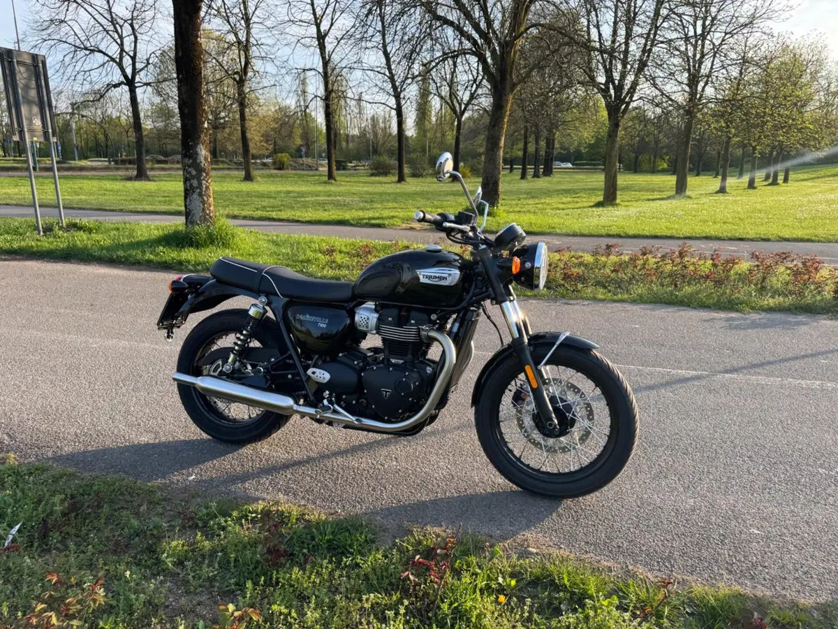 Triumph Bonneville T100 (2021 - 25) (2)
