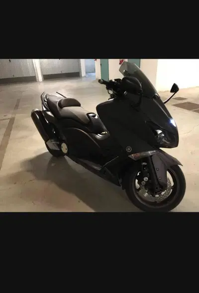 Yamaha T-Max 530 Black Max (2012 - 14) usata