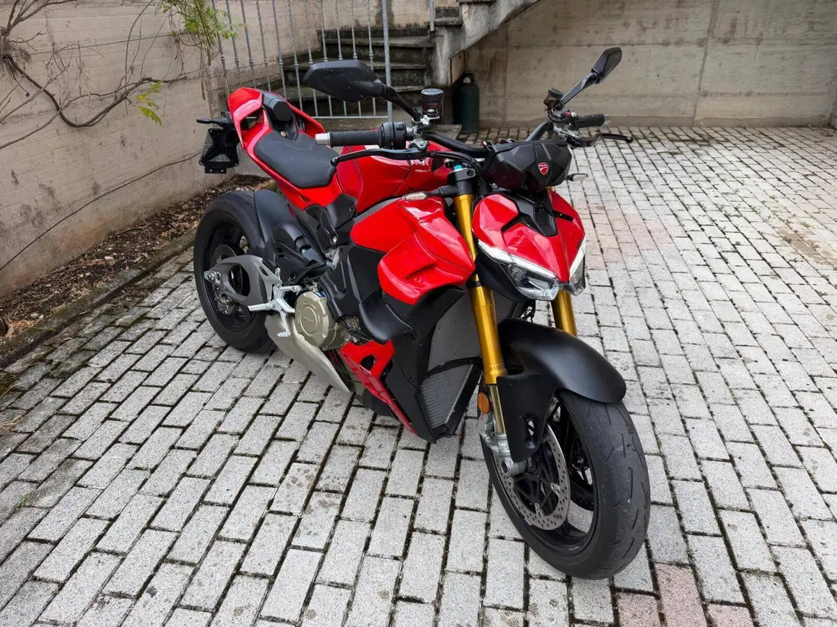 Ducati Streetfighter V4 S (2025 - 26) (3)