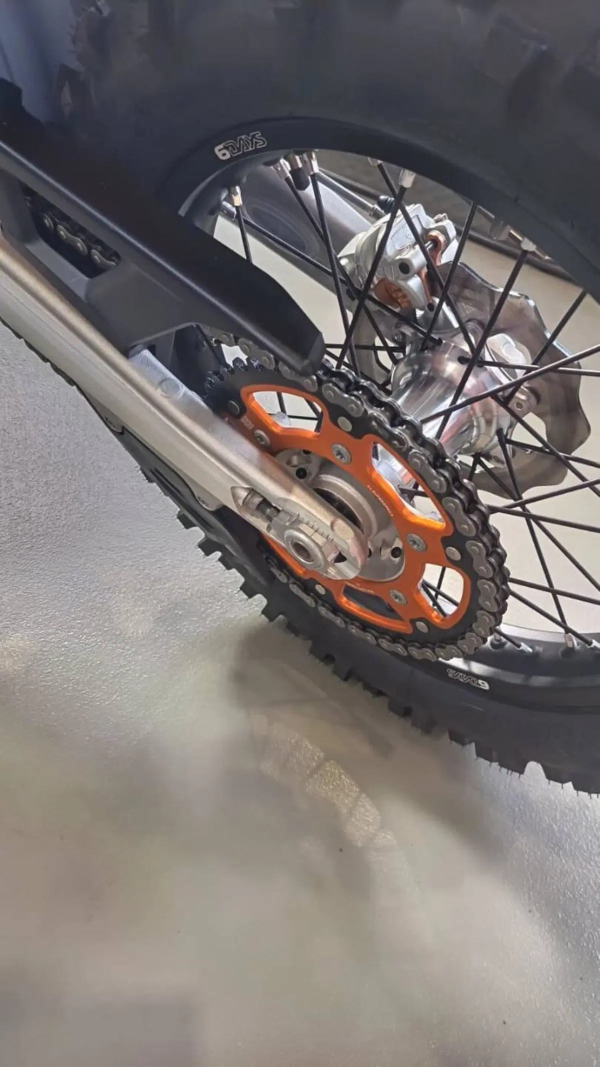 KTM 300 EXC 6Days (2027) (4)