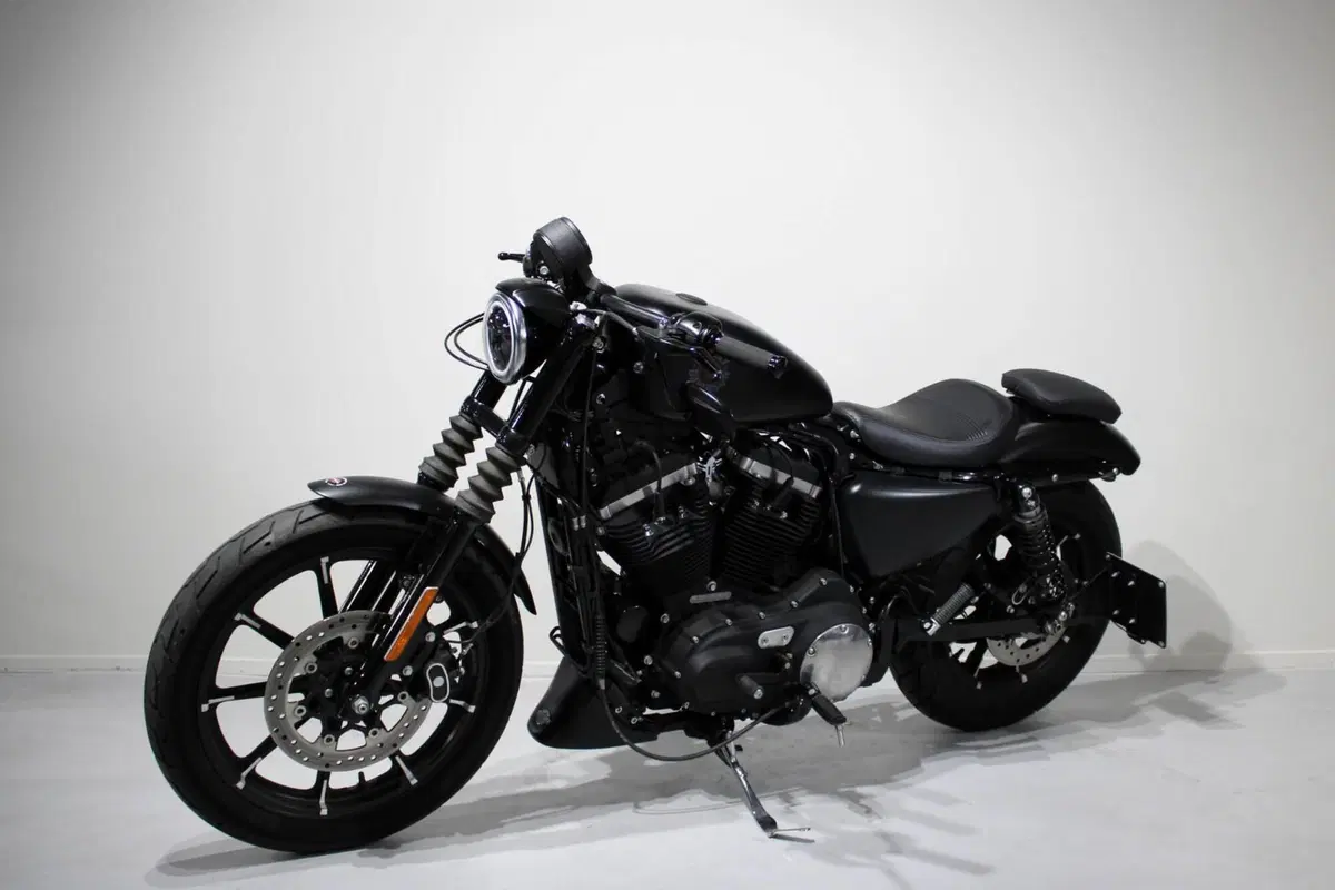 Harley-Davidson 883 Iron (2017 - 20) - XL 883N (3)