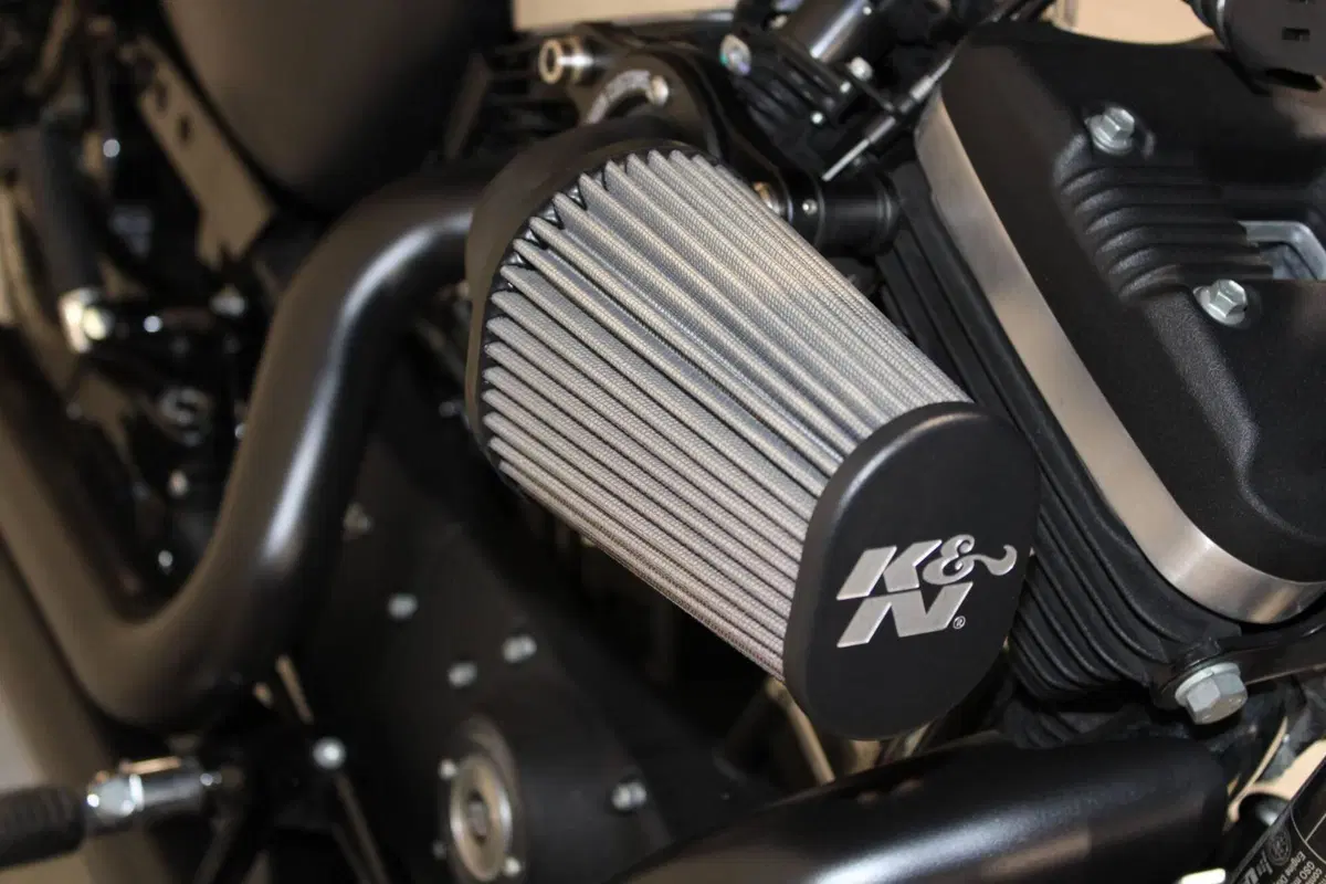 Harley-Davidson 883 Iron (2017 - 20) - XL 883N (8)