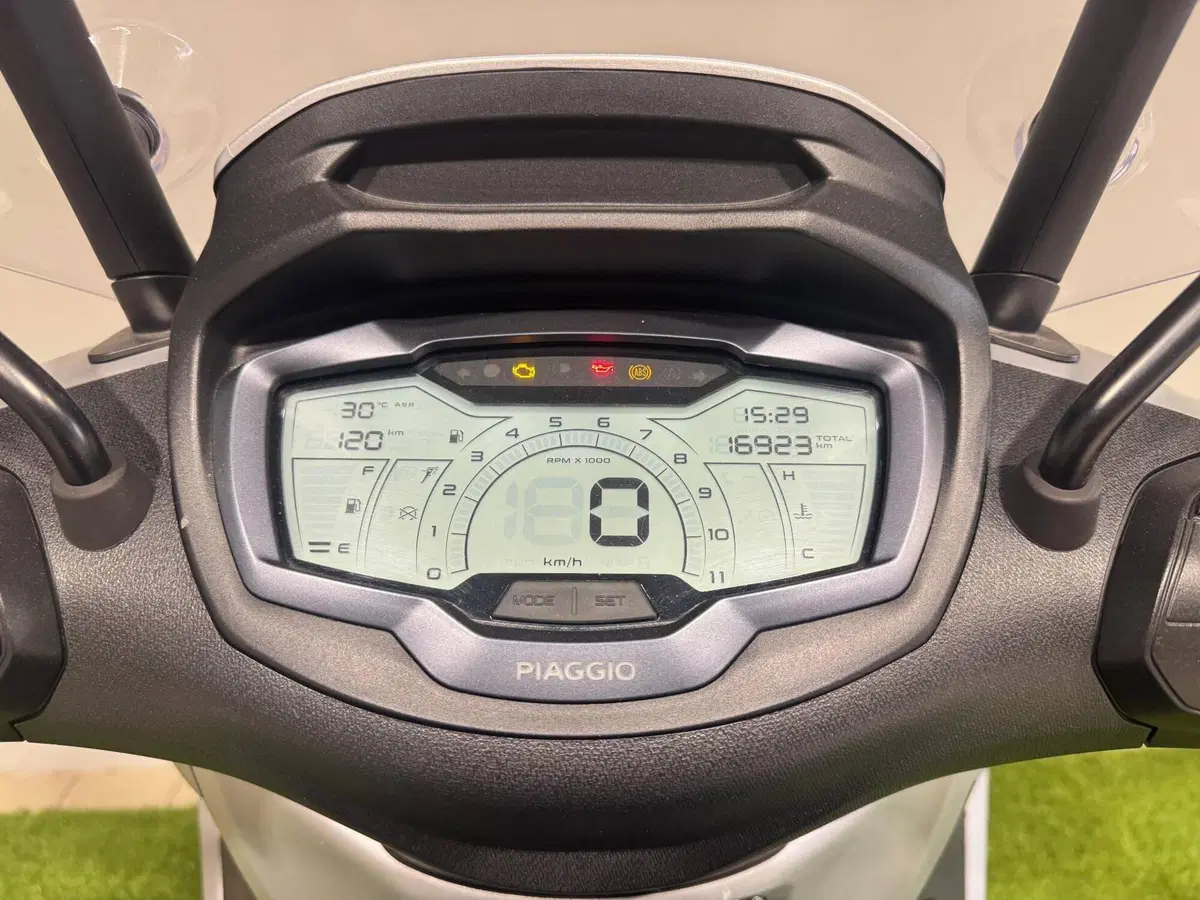 Piaggio Beverly 400 S ABS-ASR (2021 - 24) (7)