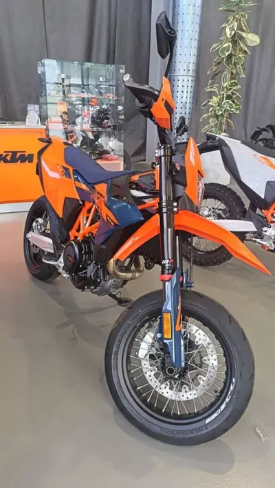KTM 690 SMC R (2026) nuova