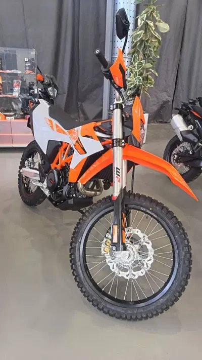 KTM 690 Enduro R (2026) nuova